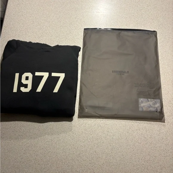 Essentials Fear of God Iron “1977” Hoodie SS22 - Picture 11 of 11